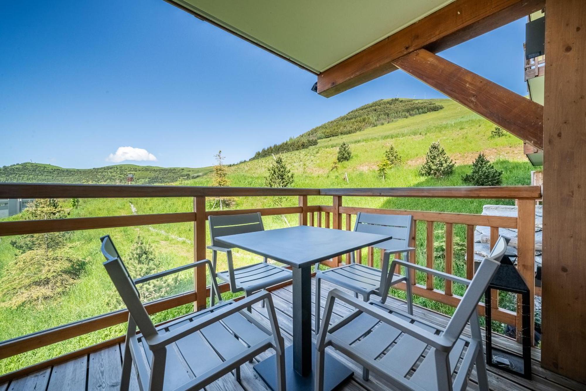 Residence Hameau De Clotaire Alpe D'Huez - By Emerald Stay Exterior photo