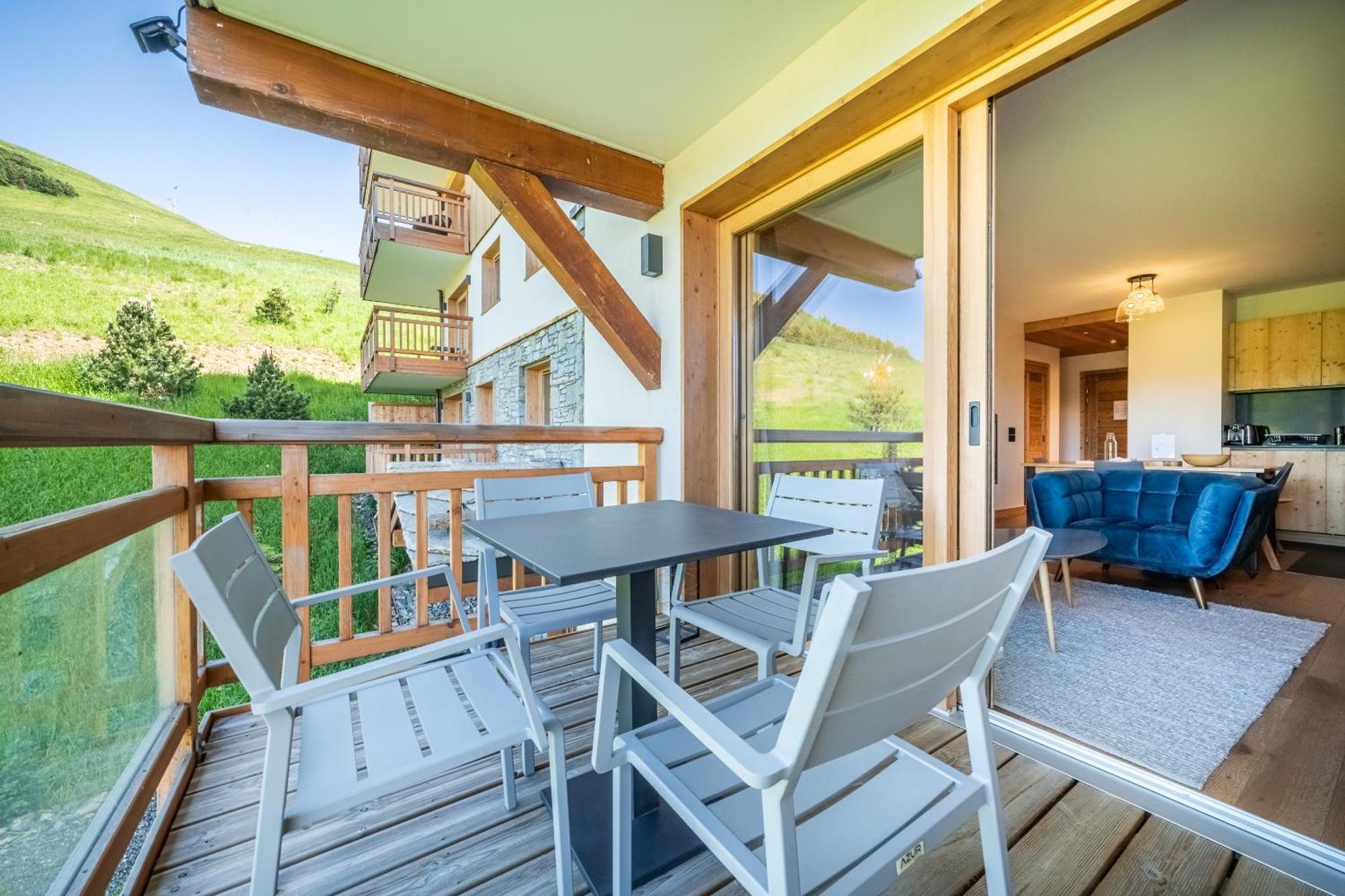 Residence Hameau De Clotaire Alpe D'Huez - By Emerald Stay Exterior photo