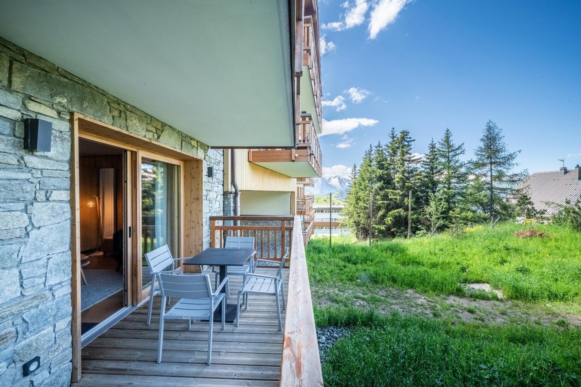 Residence Hameau De Clotaire Alpe D'Huez - By Emerald Stay Exterior photo